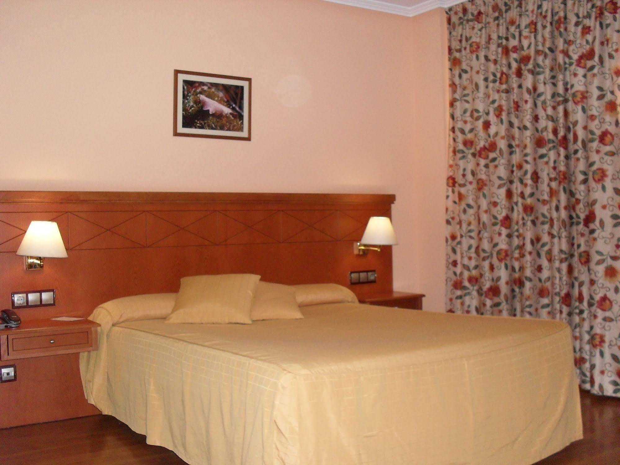 Hotel Camino Real Arcahueja ภายนอก รูปภาพ